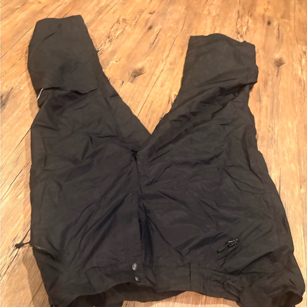 Women's Black snow pants for cold weather